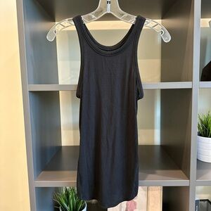Super soft Lululemom tank. Brand new, size 4 but is on the longer side.